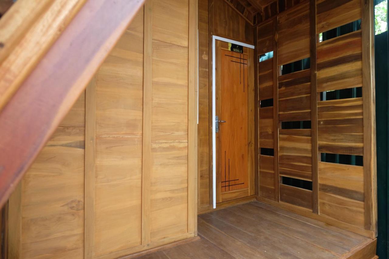 Urbanview Villa Lukulo Kebumen By Reddoorz Ngoại thất bức ảnh