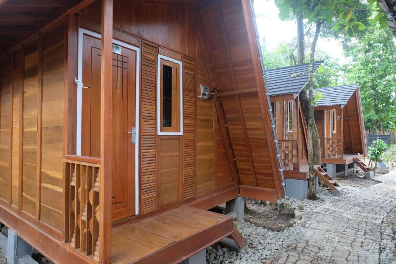 Urbanview Villa Lukulo Kebumen By Reddoorz Ngoại thất bức ảnh