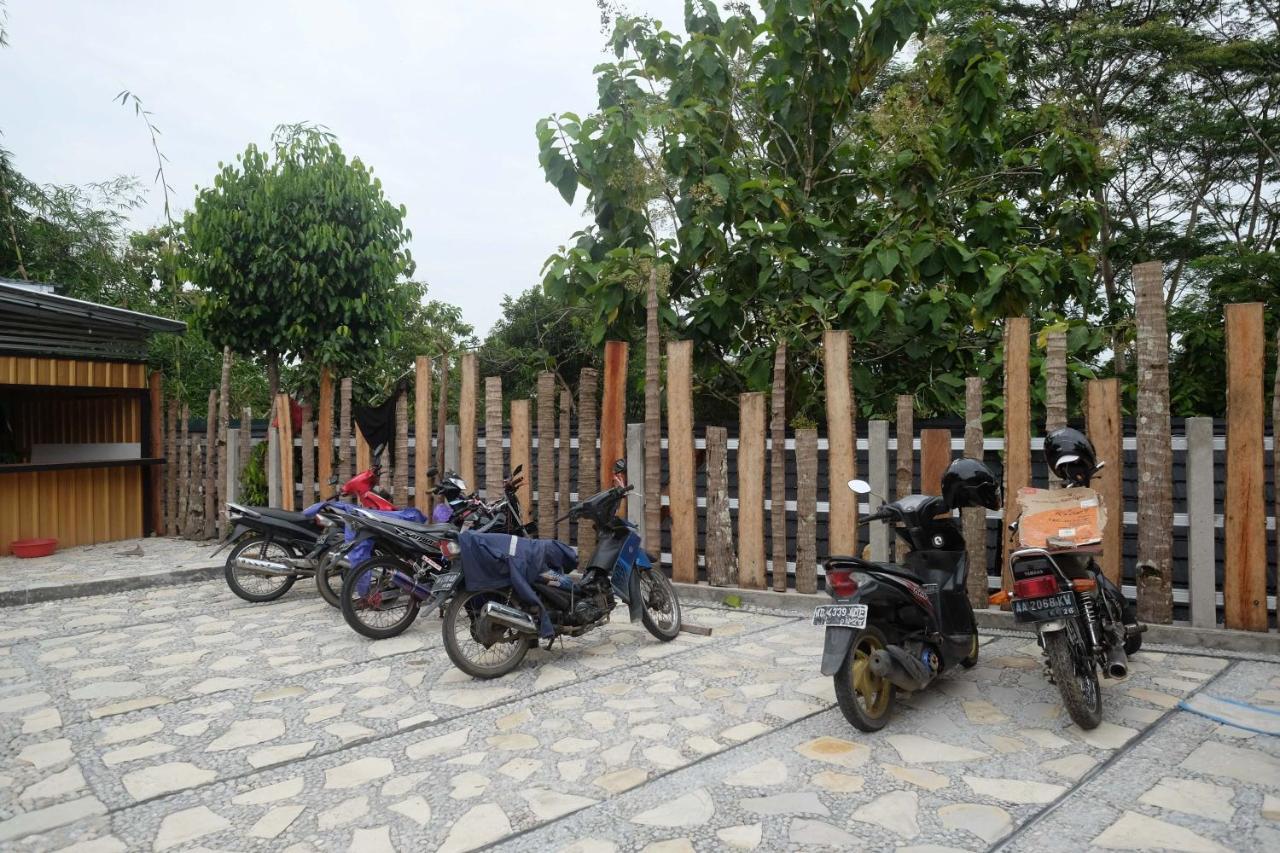 Urbanview Villa Lukulo Kebumen By Reddoorz Ngoại thất bức ảnh